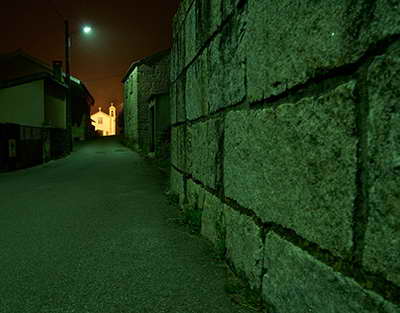 «Ұрып-соғып, ауыл шетіне тастап кетті»: Жетісулық қария өз ұлдарынан қорлық көргенін айтып, көмек сұрады